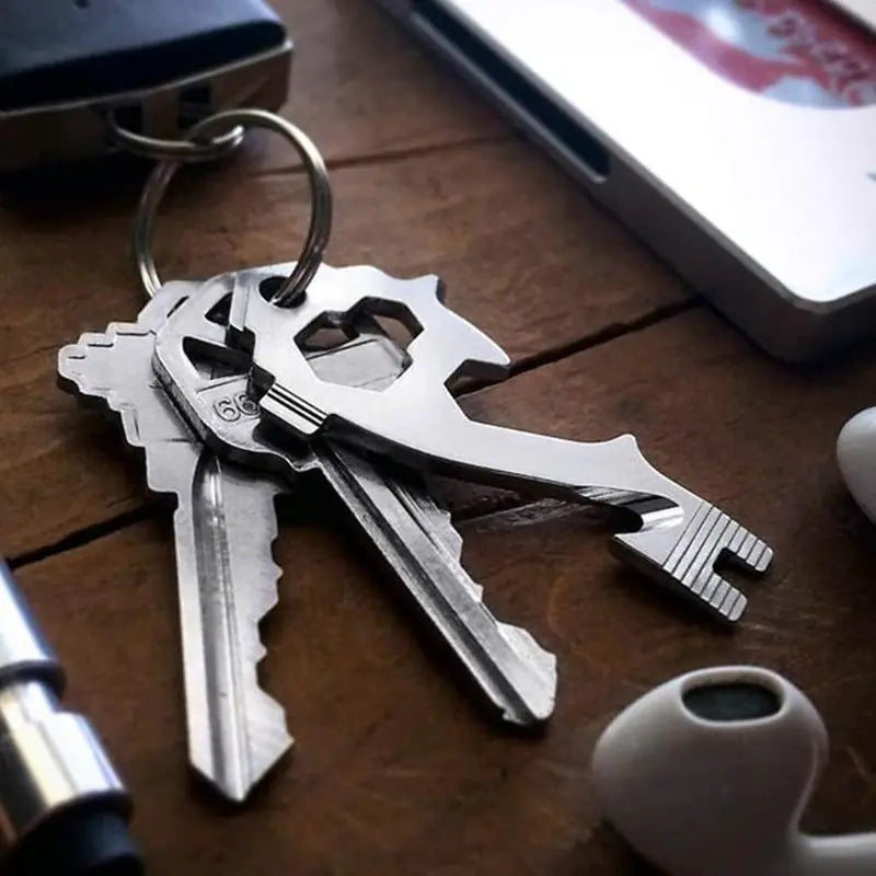 SnapOpen: Multifunctional EDC Keychain Tool with Bottle Opener