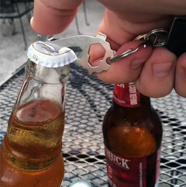 SnapOpen: Multifunctional EDC Keychain Tool with Bottle Opener